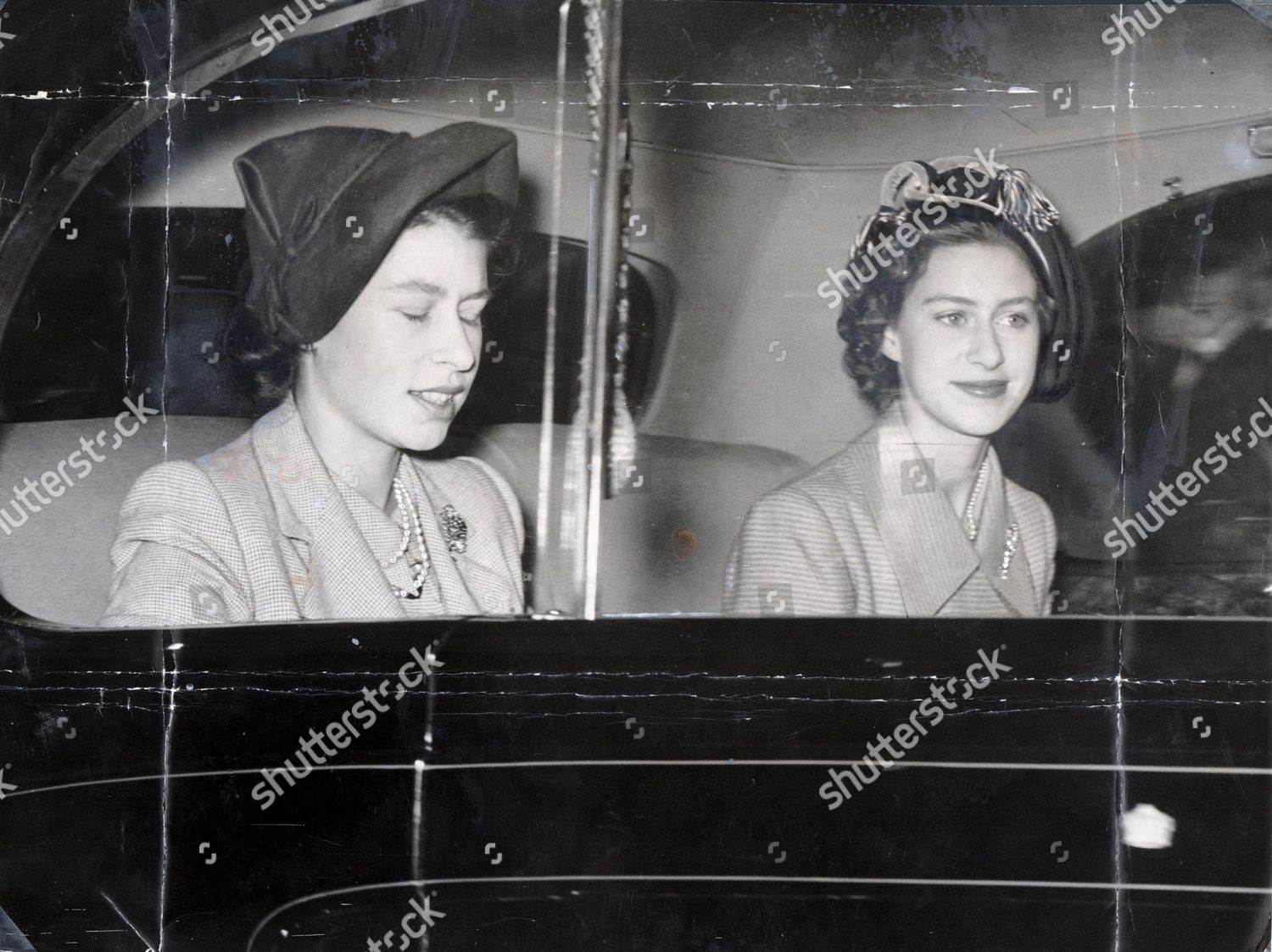 Princess Elizabeth Queen Elizabeth Ii Princess Margaret Redaktionelles Stockfoto Stockbild Shutterstock