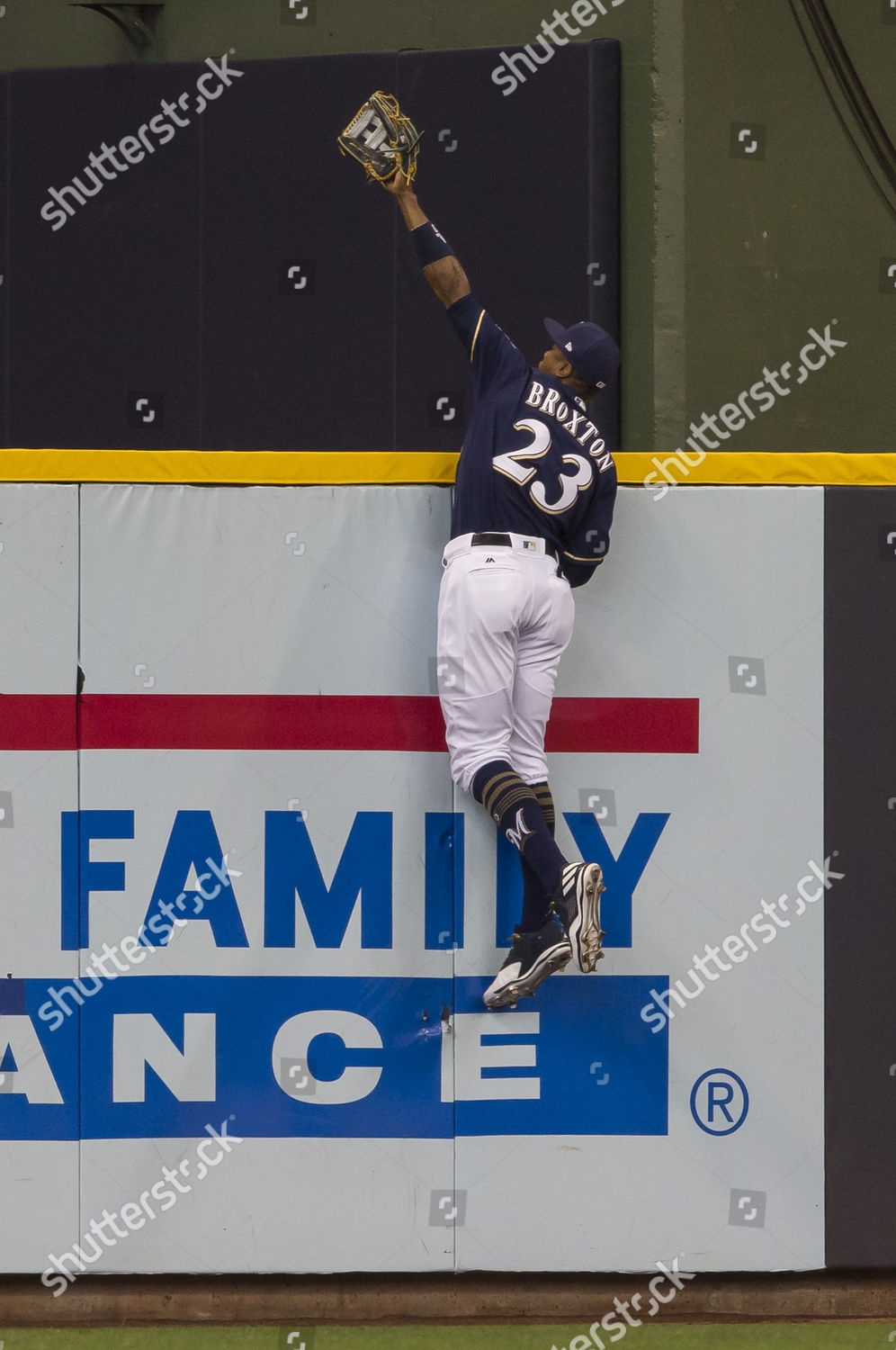 Milwaukee Brewers Center Fielder Keon Broxton Editorial Stock Photo ...