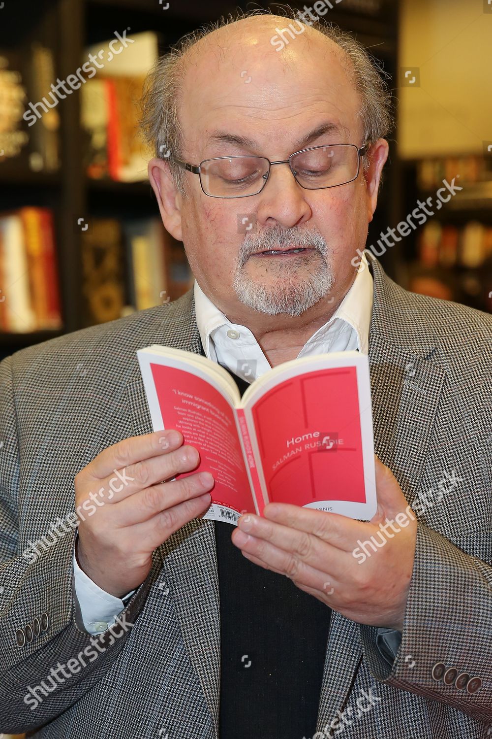 Salman Rushdie British Indian Novelist Signs Editorial Stock Photo ...