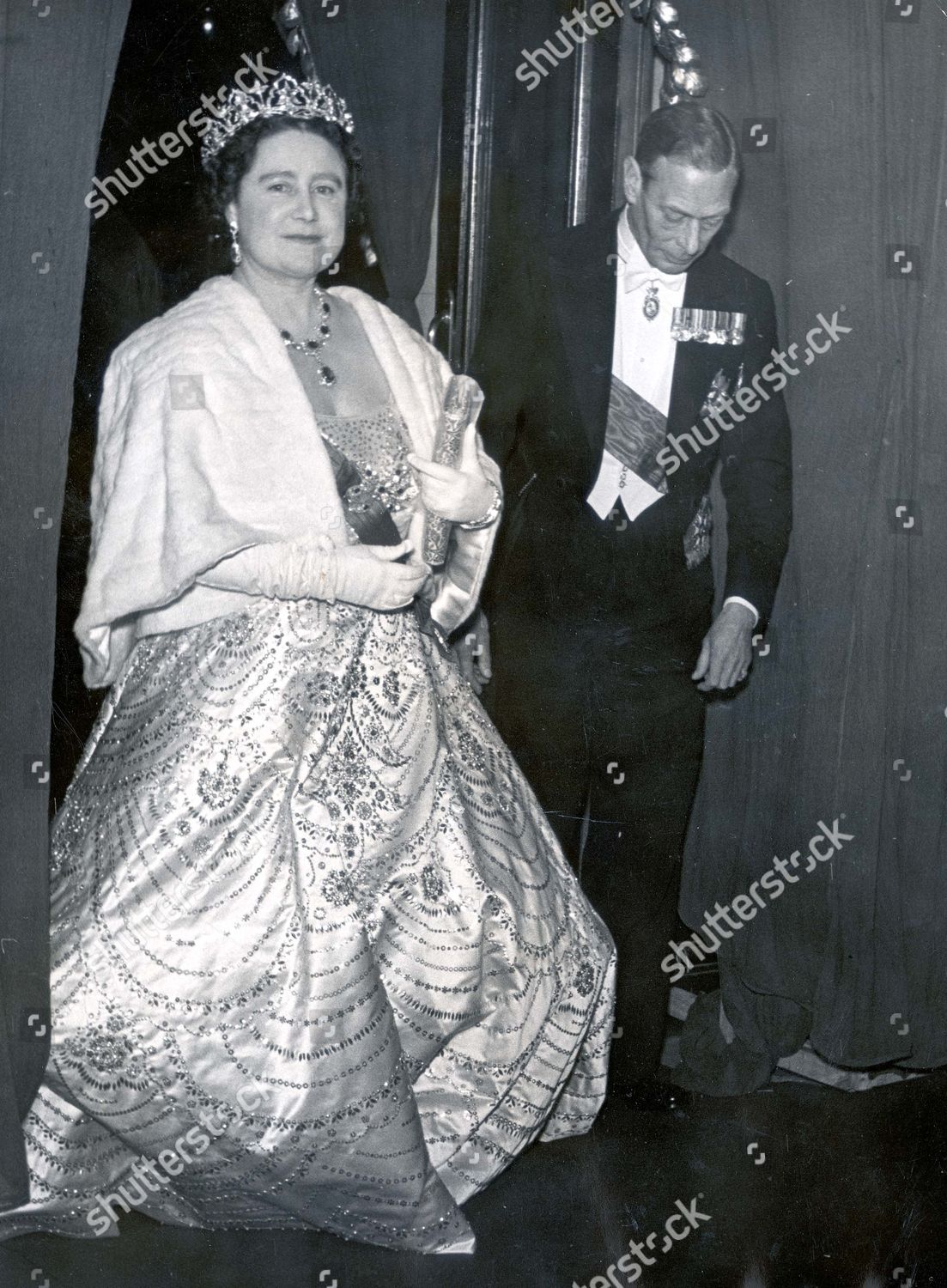 View Queen Elizabeth 1950 Gif