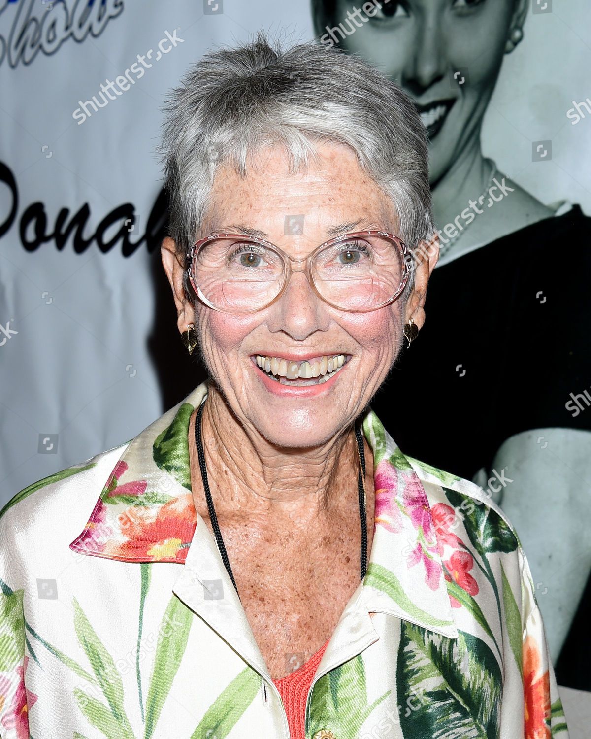 Is elinor donahue related to phil donahue