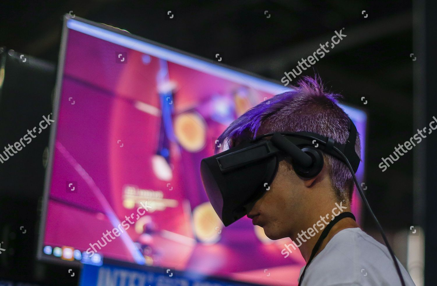 Participant Tries Virtual Reality Gaming Console Editorial Stock Photo