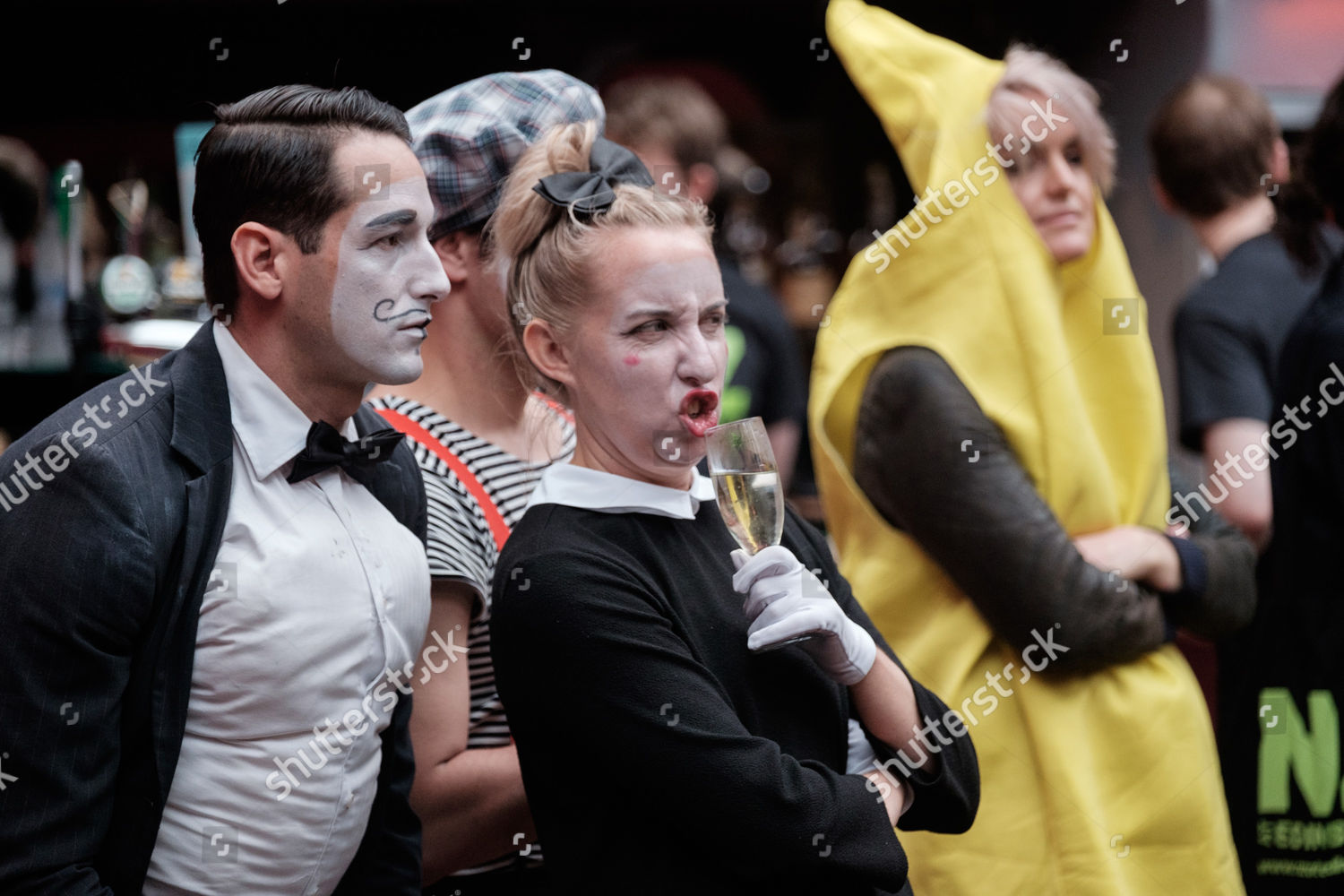 Cast La Vie Dans Un Editorial Stock Photo Stock Image