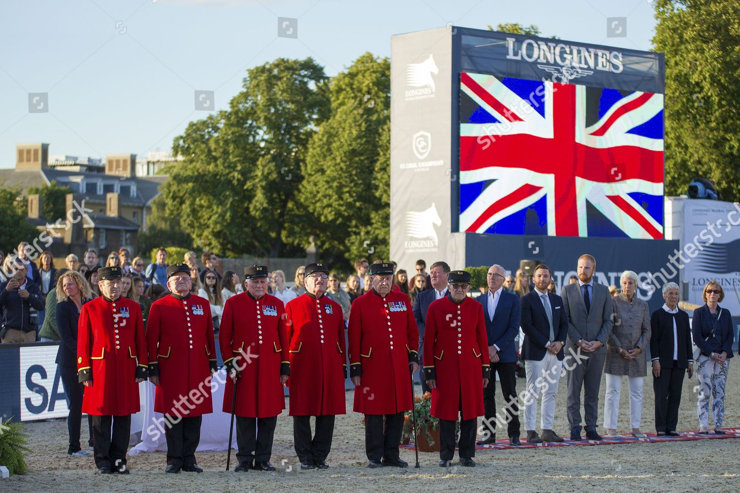 Chelsea Pensioners Stand Observe National Anthem Longines