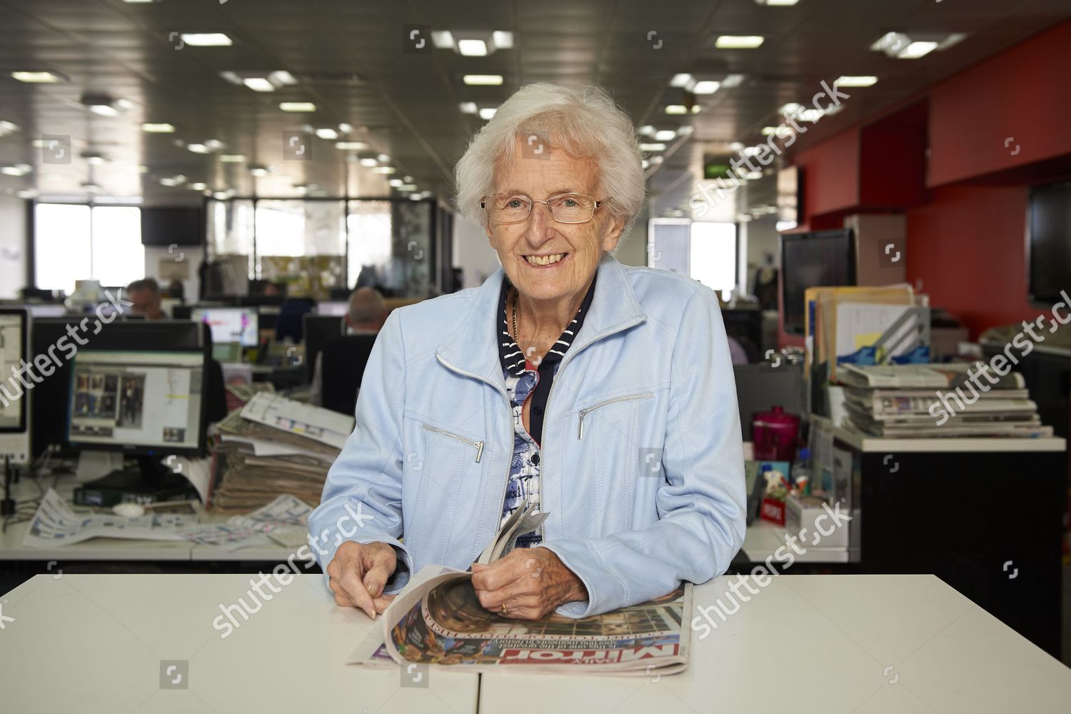 Retired Daily Mirror Photographer Doreen Spooner Editorial Stock