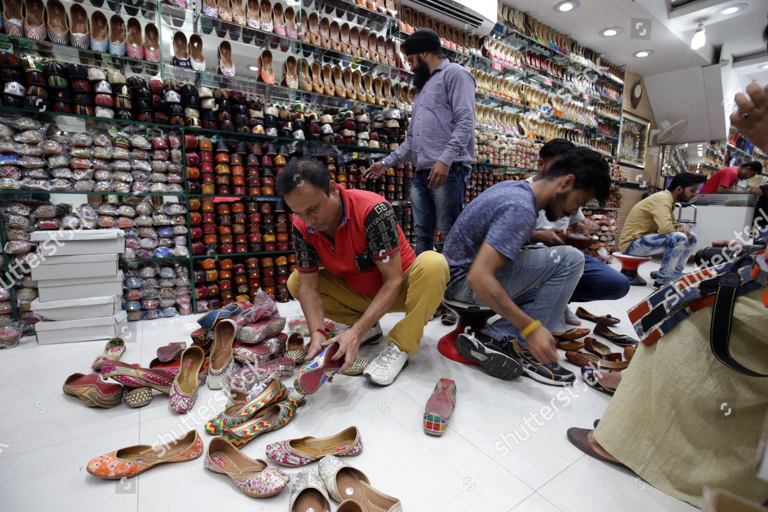 Salesmen Sort Out Shoes Shop Selling Editorial Stock Photo - Stock ...