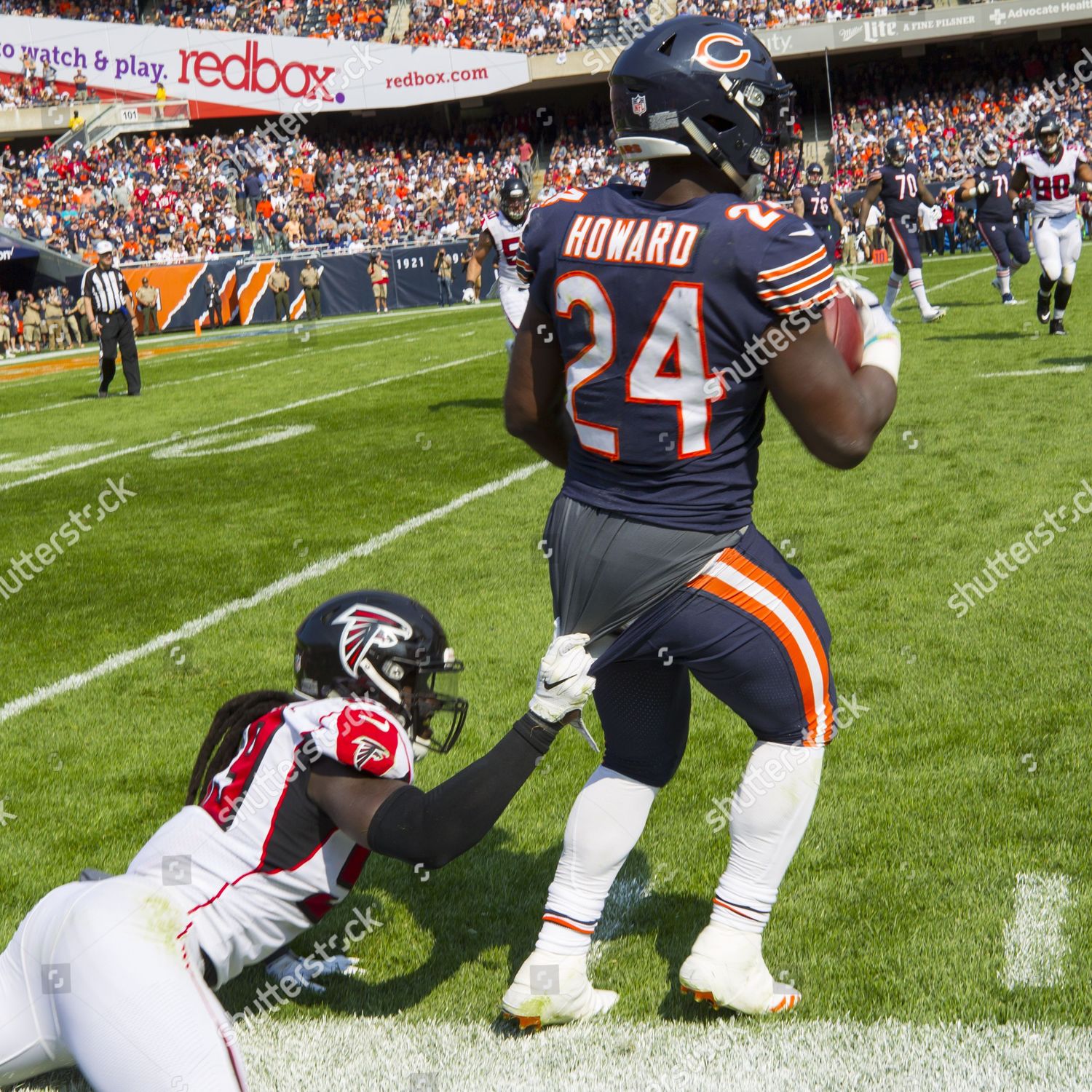 Chicago, Illinois, USA. 24th Sep, 2017. - Bears #24 Jordan Howard in action  during the NFL Game between the Pittsburgh Steelers and Chicago Bears at  Soldier Field in Chicago, IL. Photographer: Mike