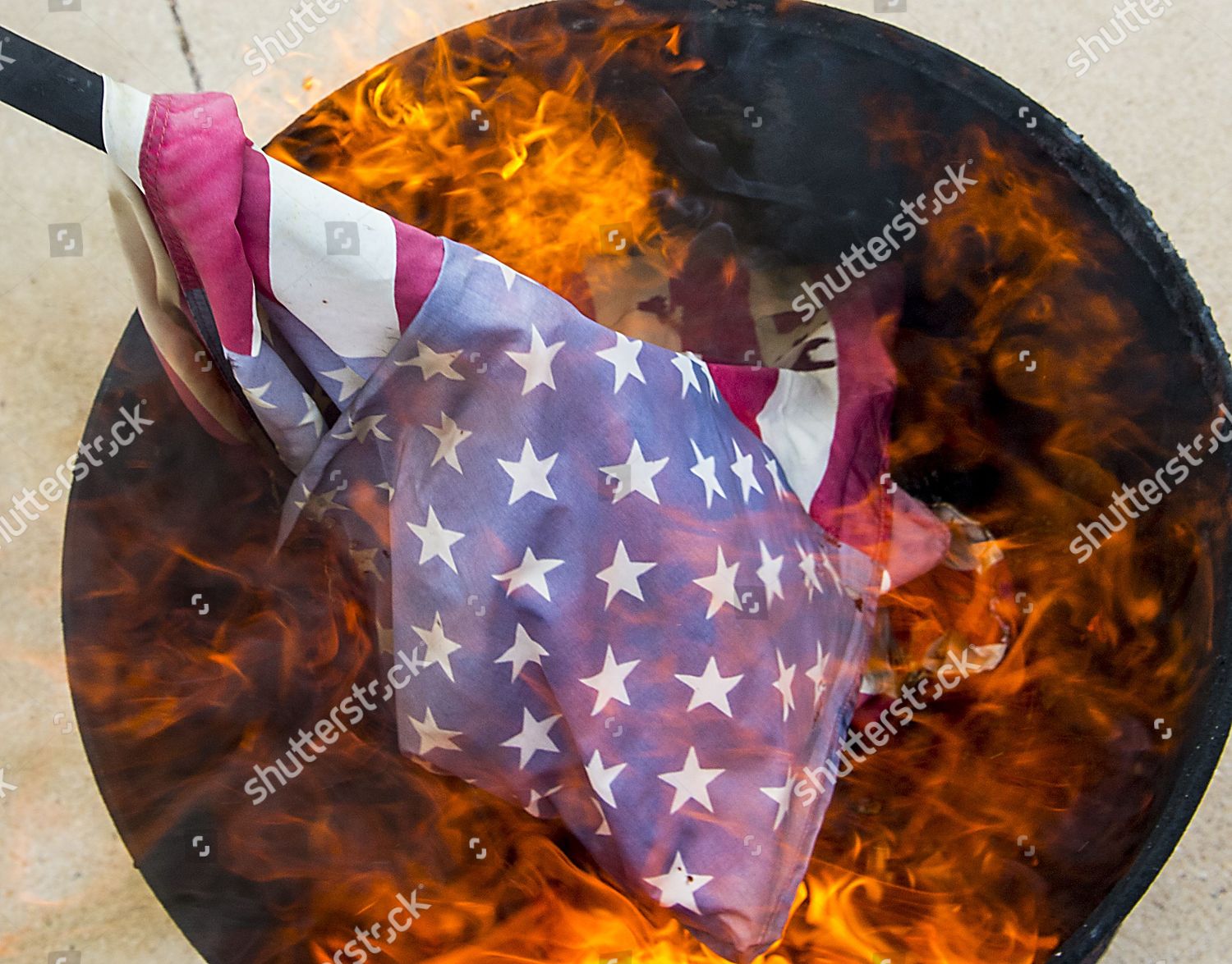 American Flag Retirement Ceremony Flag Buring Editorial Stock Photo ...