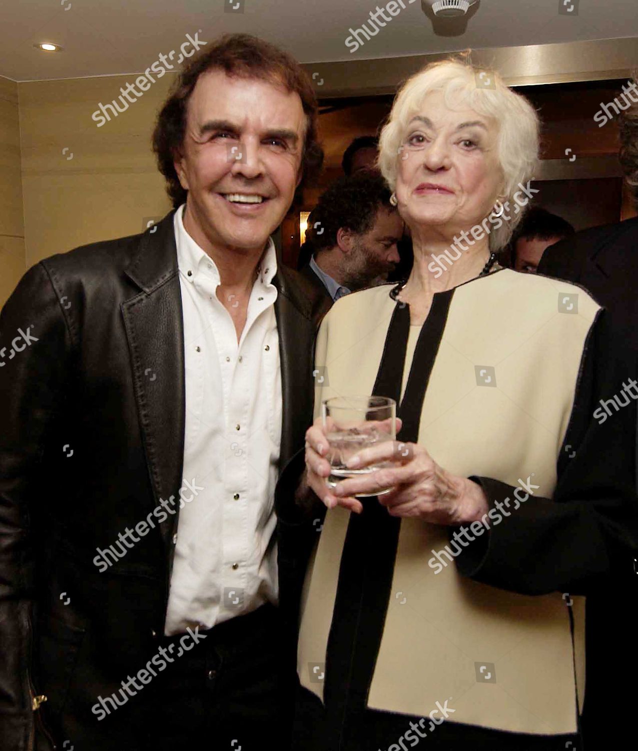 Unlikely celebrities pictured together - Page 3 Bea-arthur-at-the-savoy-first-night-afterparty-at-the-athenaeum-hotel-london-on15-sep-2003-shutterstock-editorial-9190523h