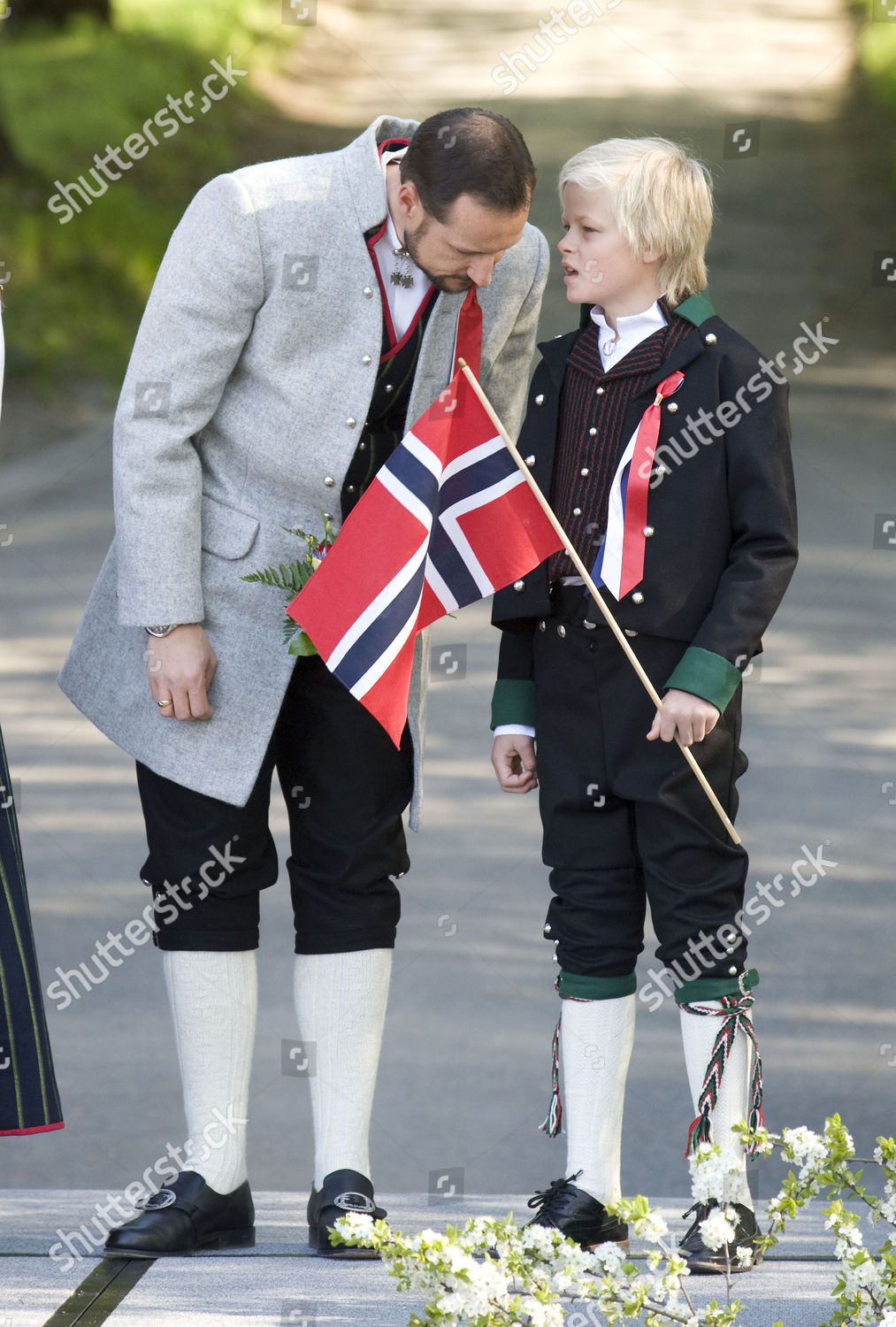 Auszeit Mit Stiefpapa Haakon Marius Borg Høibys Neues Foto Lässt Die Gerüchteküche Brodeln - n1avwd7