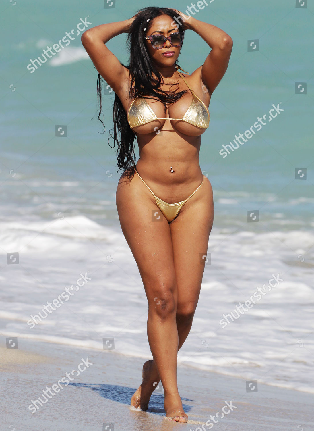 Moriah Mills Photos Editoriales Libres De Droits Image Libre De Droits Shutterstock It's better to please.moriah mills on instagram: https www shutterstock com fr editorial image editorial moriah mills out and about miami beach florida usa 16 jan 2018 9323998c