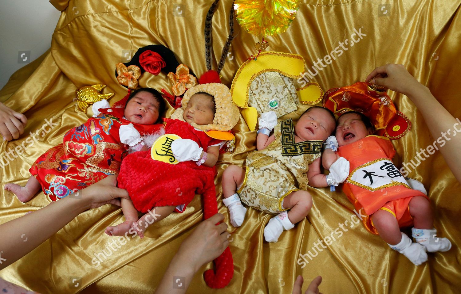 newborn baby traditional dress