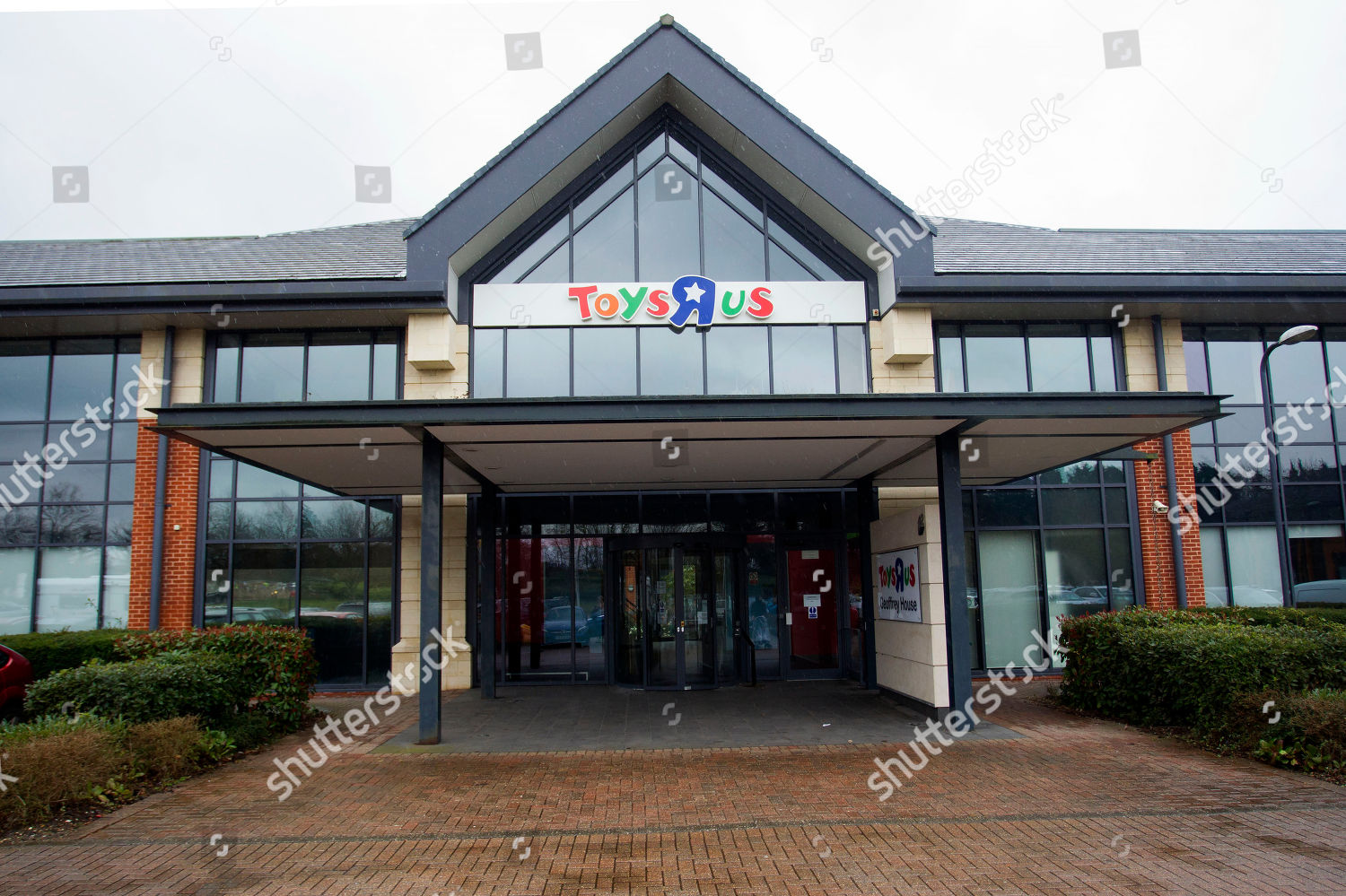 toys r us headquarters