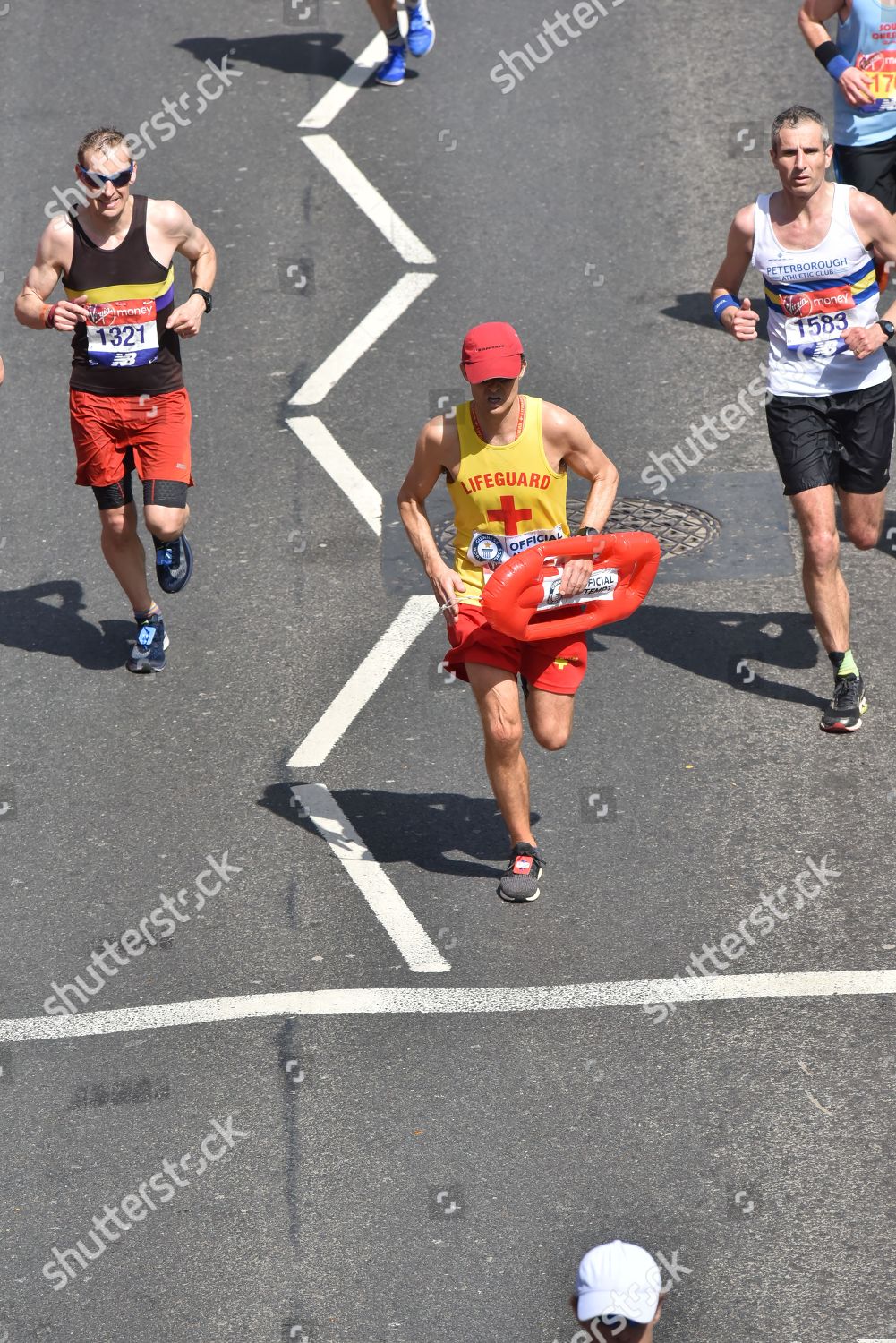 Thousands Runners Take Part Virgin Money London Editorial Stock - 2018 virgin money london marathon london uk 22 apr 2018 stock image by matthew chattle for editorial use apr 22 2018