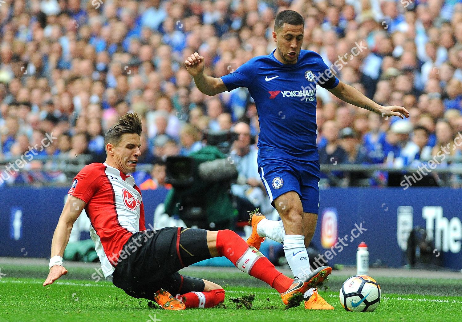 Pierreemile Hojbjerg Southampton Tackles Eden Hazard Editorial Stock ...