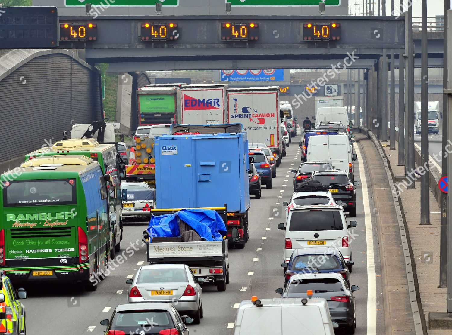 Bank Holiday Getaway Traffic Chaos On M25 Editorial Stock Photo
