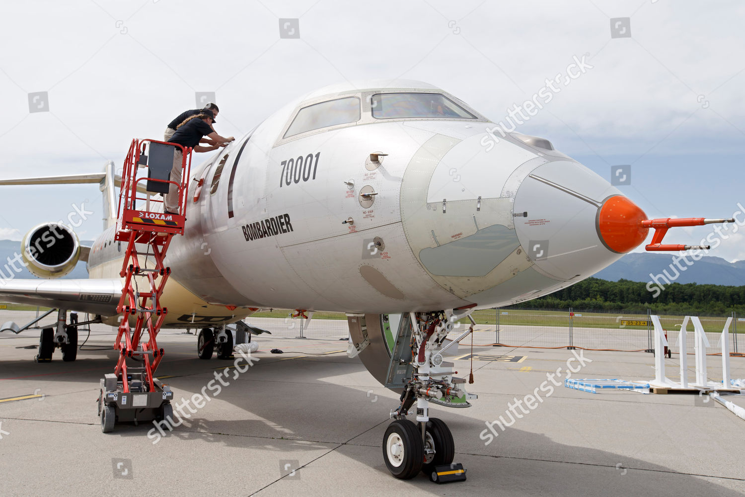 Employees Prepare Bombardier Bd7001a10 Global 7000 Editorial Stock Photo Stock Image