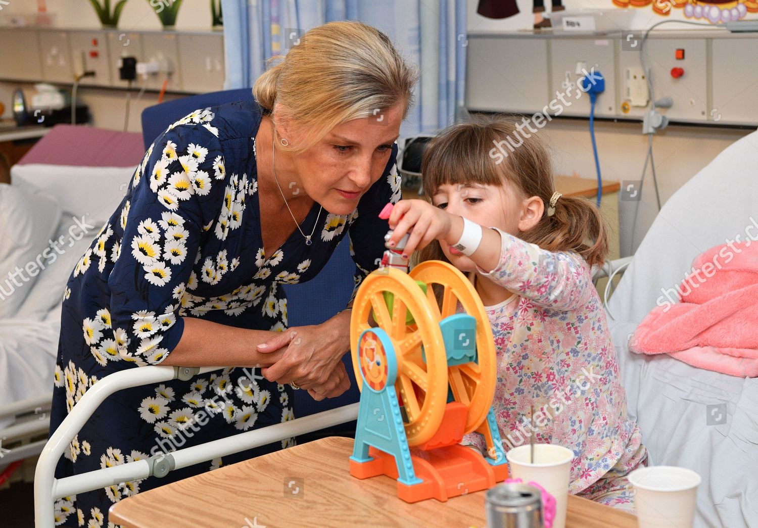 CASA REAL BRITÁNICA - Página 24 Sophie-countess-of-wessex-visit-to-leeds-childrens-hospital-uk-9709740aj-1500