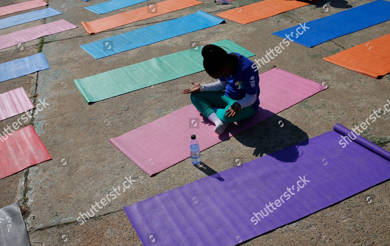 Young School Girls Practices Meditation During Yoga Editorial