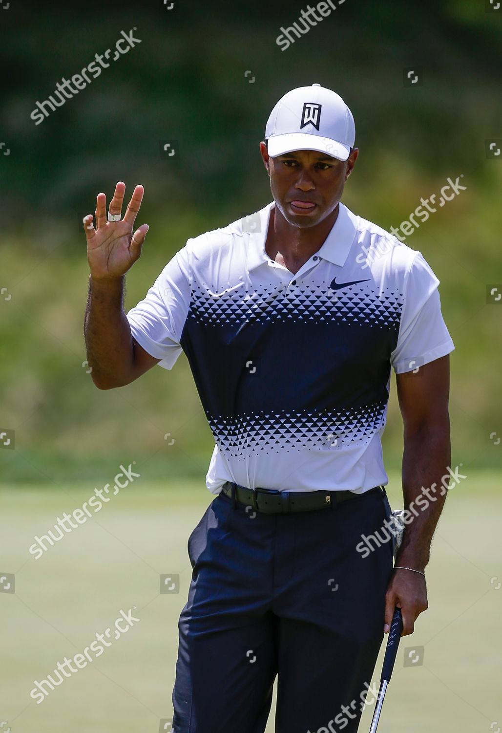 Tiger Woods Waves Crowd After Sinking Editorial Stock Photo - Stock ...