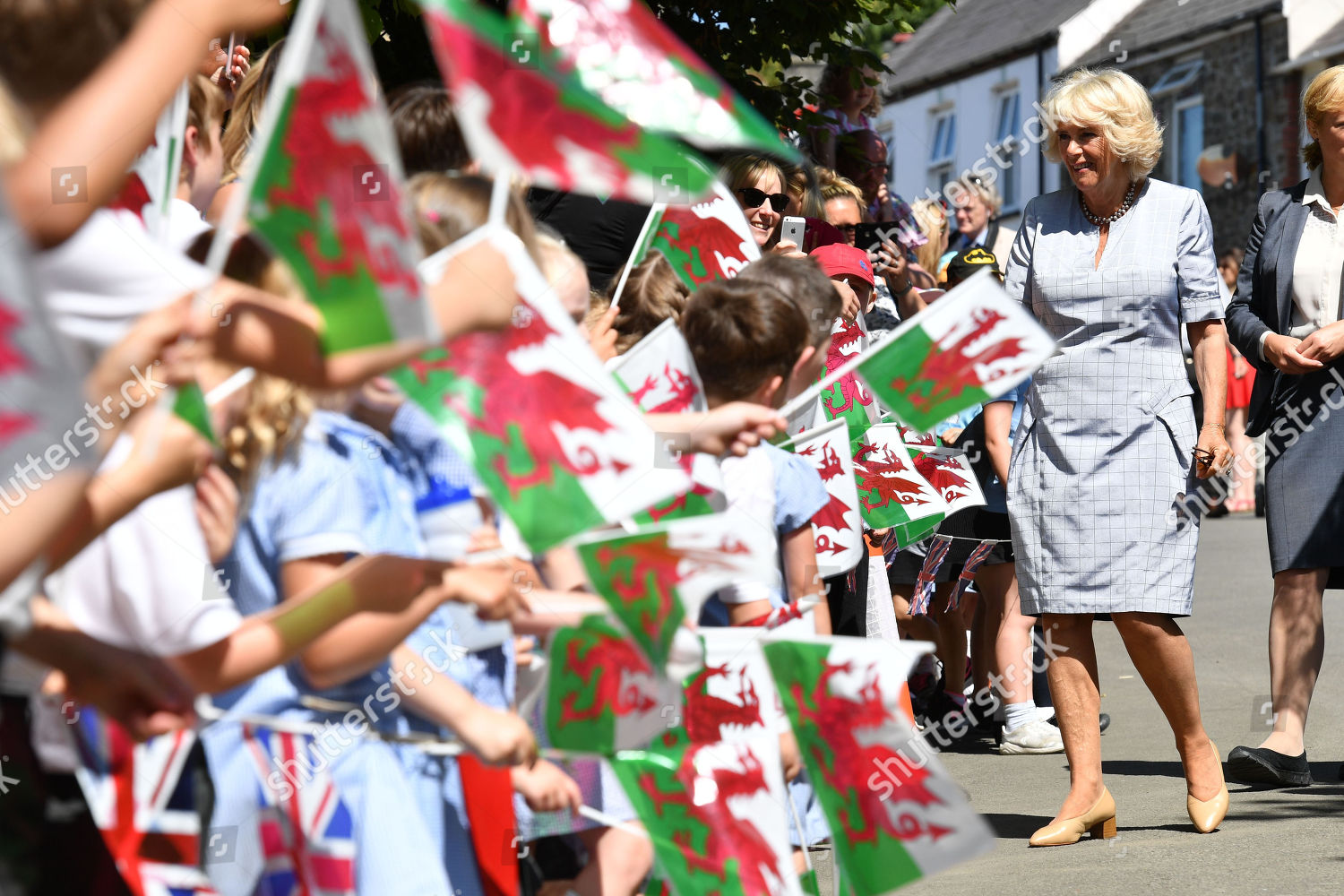 CASA REAL BRITÁNICA - Página 41 Prince-charles-and-camilla-duchess-of-cornwall-visiting-to-wales-day-2-uk-shutterstock-editorial-9733343p