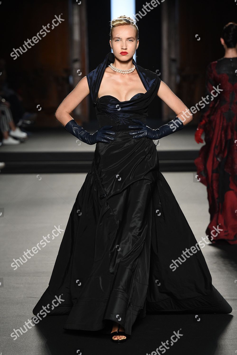 Fournie julien haute couture fall runway photos