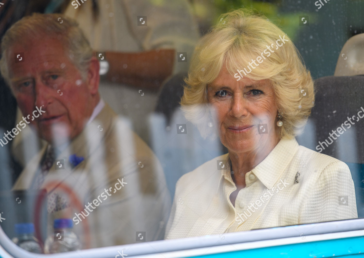 CASA REAL BRITÁNICA - Página 43 Prince-charles-and-camilla-duchess-of-cornwall-visit-wales-uk-shutterstock-editorial-9735074cn