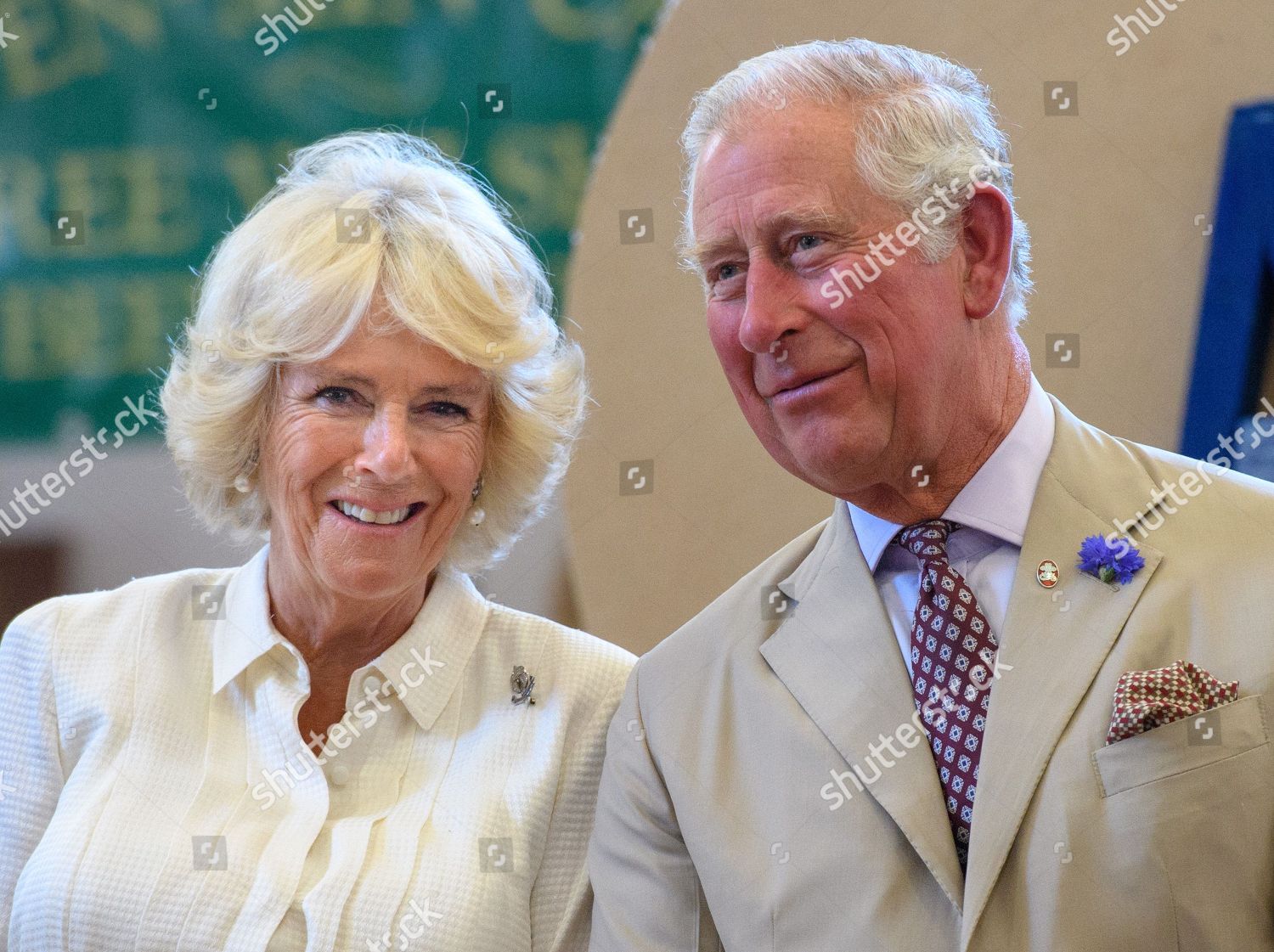 CASA REAL BRITÁNICA - Página 43 Prince-charles-and-camilla-duchess-of-cornwall-visit-wales-uk-shutterstock-editorial-9735074cx