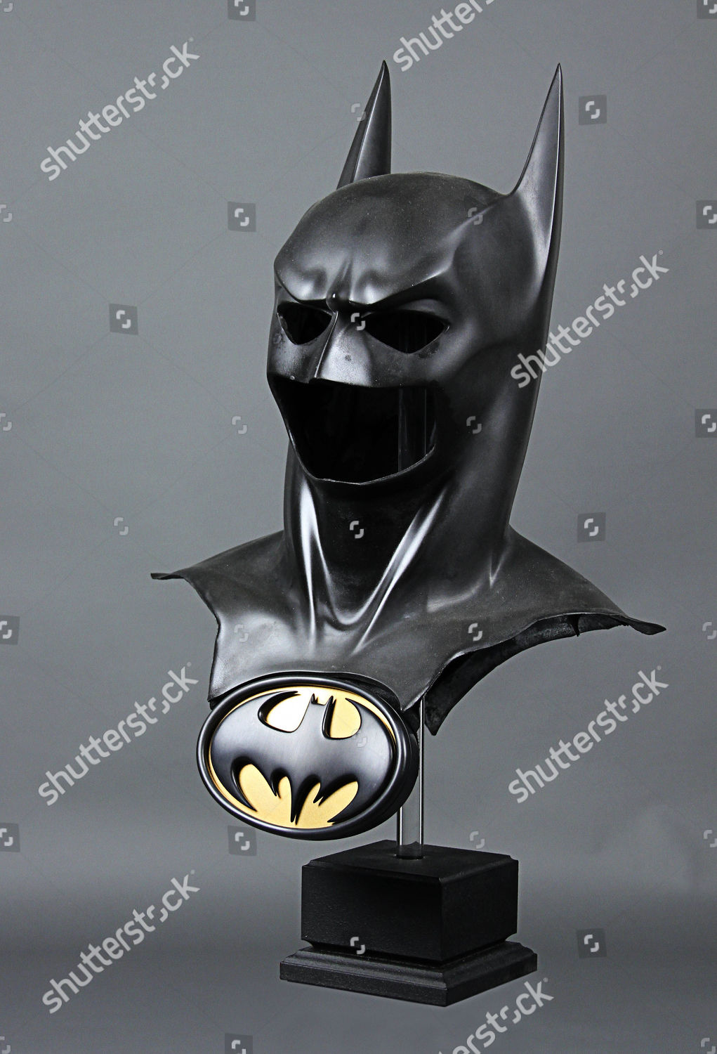 Val Kilmer Batman Cowl Chest Emblem Editorial Stock Photo - Stock Image |  Shutterstock