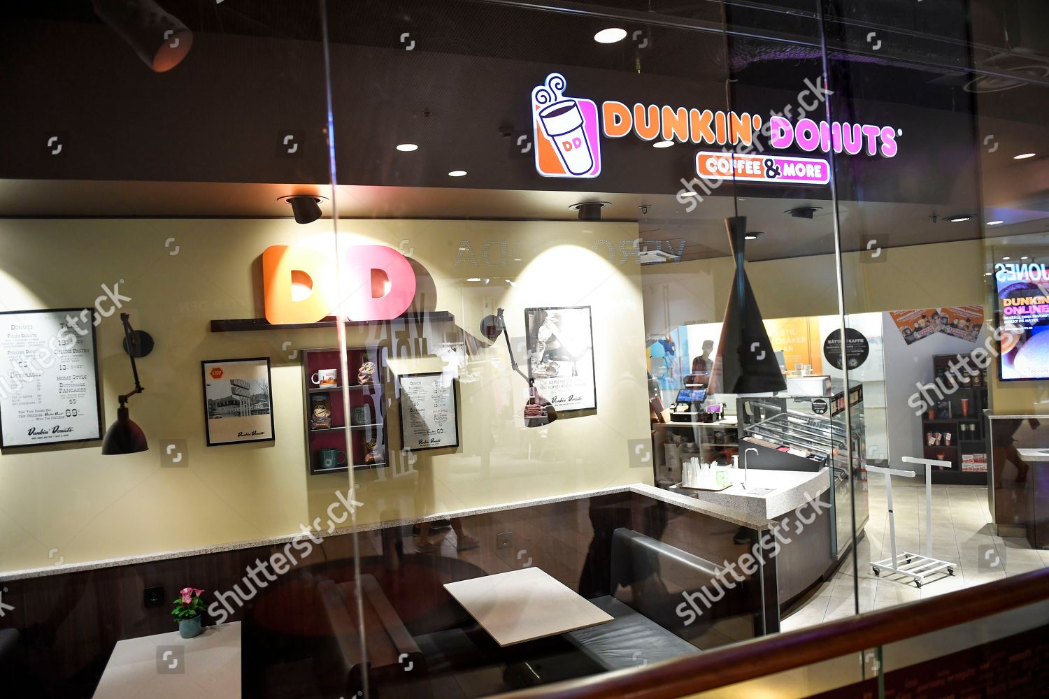 Empty Dunkin Donuts Store Shopping Mall Central