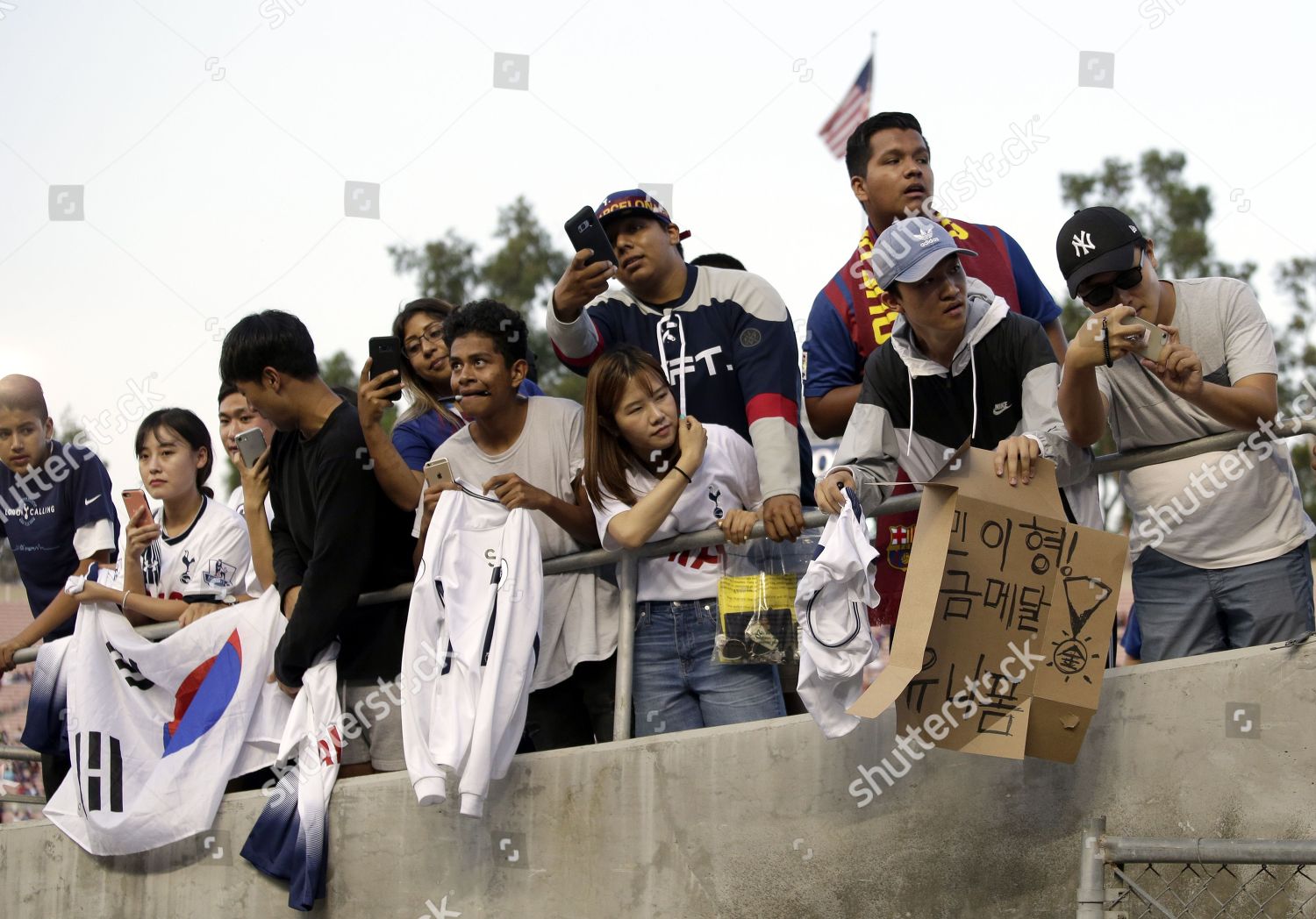 Fans South Korea Cheer Tottenham Hotspurs Editorial Stock Photo - Stock ...