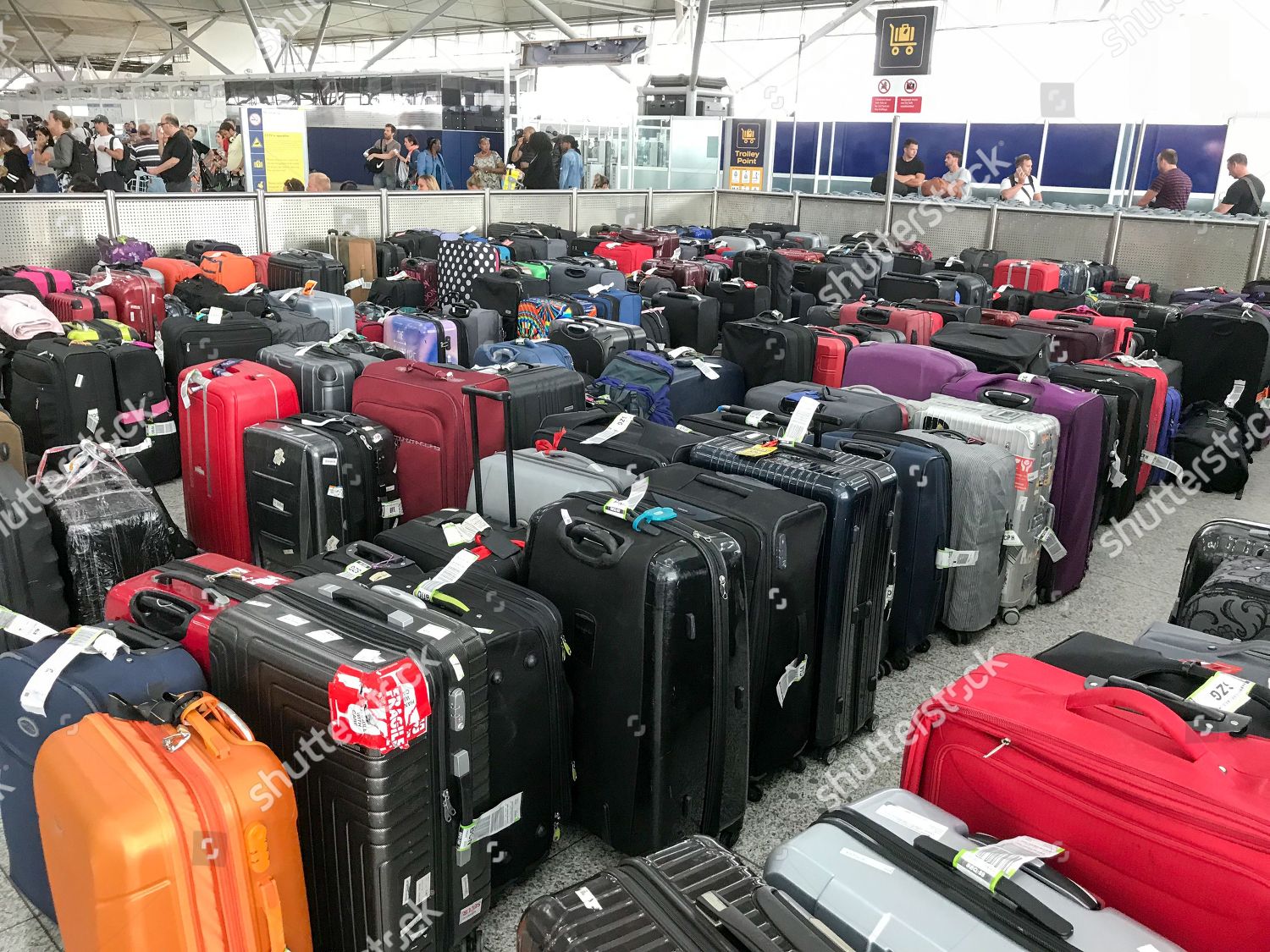 left luggage stansted