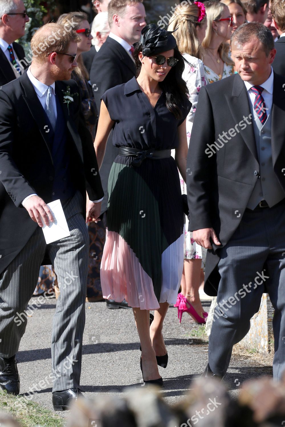  PRINCIPE HARRY  MEGHAN Y BABY SUSSEX  (1) - TODO SOBRE ELLOS AQUÍ. - Página 12 The-wedding-of-daisy-jenks-and-charlie-van-straubenzee-st-mary-the-virgin-church-frensham-surrey-uk-shutterstock-editorial-9779678aq