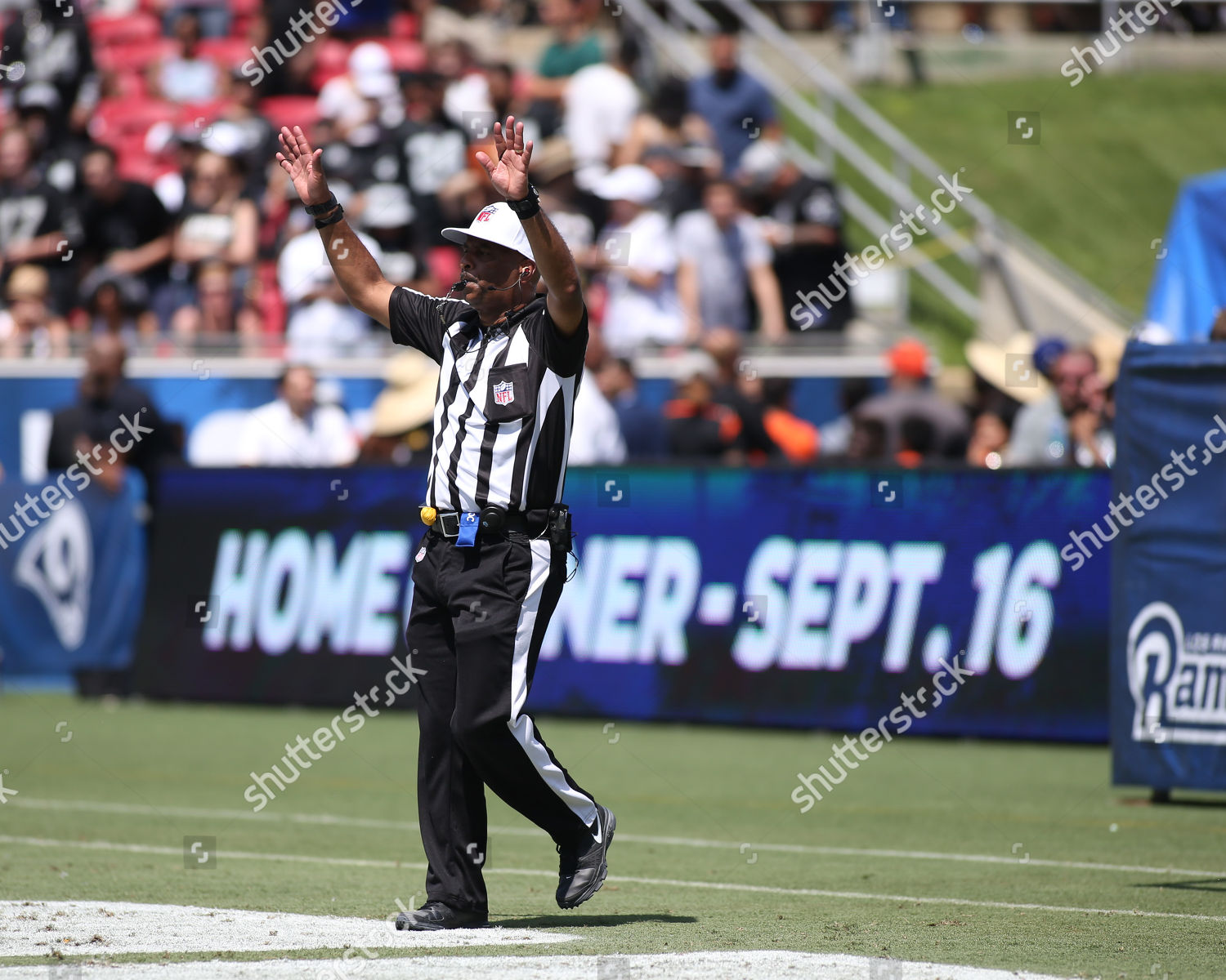 Los Angeles, USA. 18 August 2018. Oakland Raiders during the NFL Oakland Raiders  vs Los Angeles Rams at the Los Angeles Memorial Coliseum in Los Angeles, Ca  on August 18, 2018. Jevone