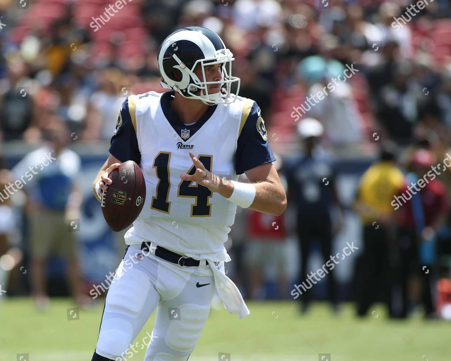 Los Angeles, USA. 18 August 2018. Oakland Raiders during the NFL Oakland  Raiders vs Los Angeles Rams at the Los Angeles Memorial Coliseum in Los  Angeles, Ca on August 18, 2018. Jevone