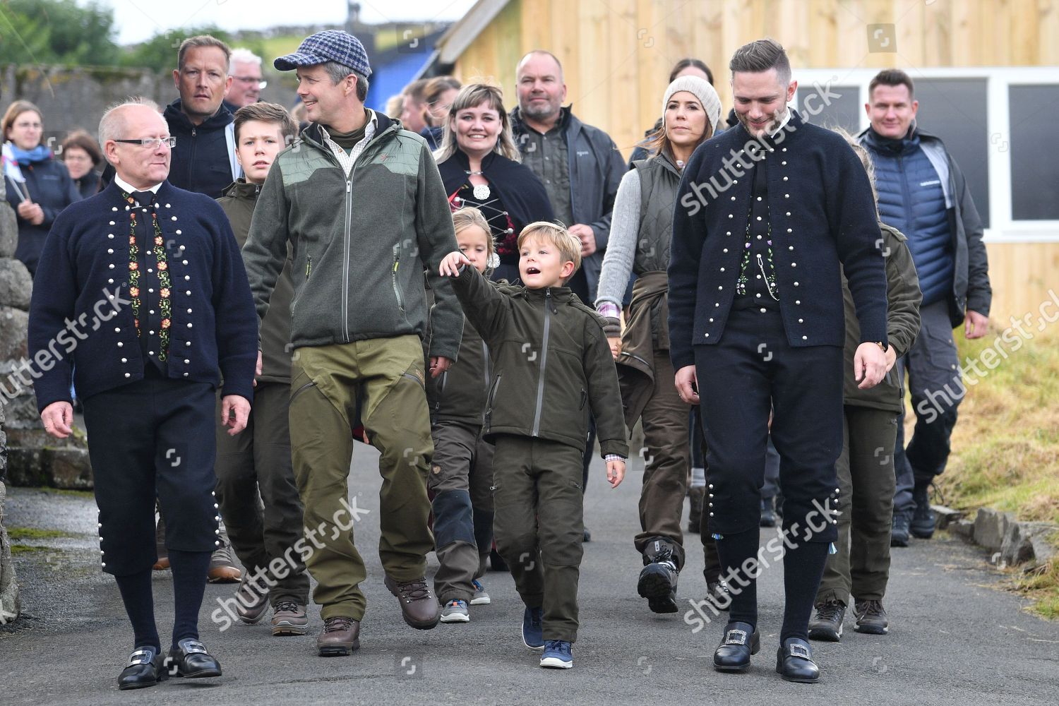 CASA REAL DE DINAMARCA - Página 6 Danish-royals-visit-to-the-faroe-islands-denmark-shutterstock-editorial-9807030cs