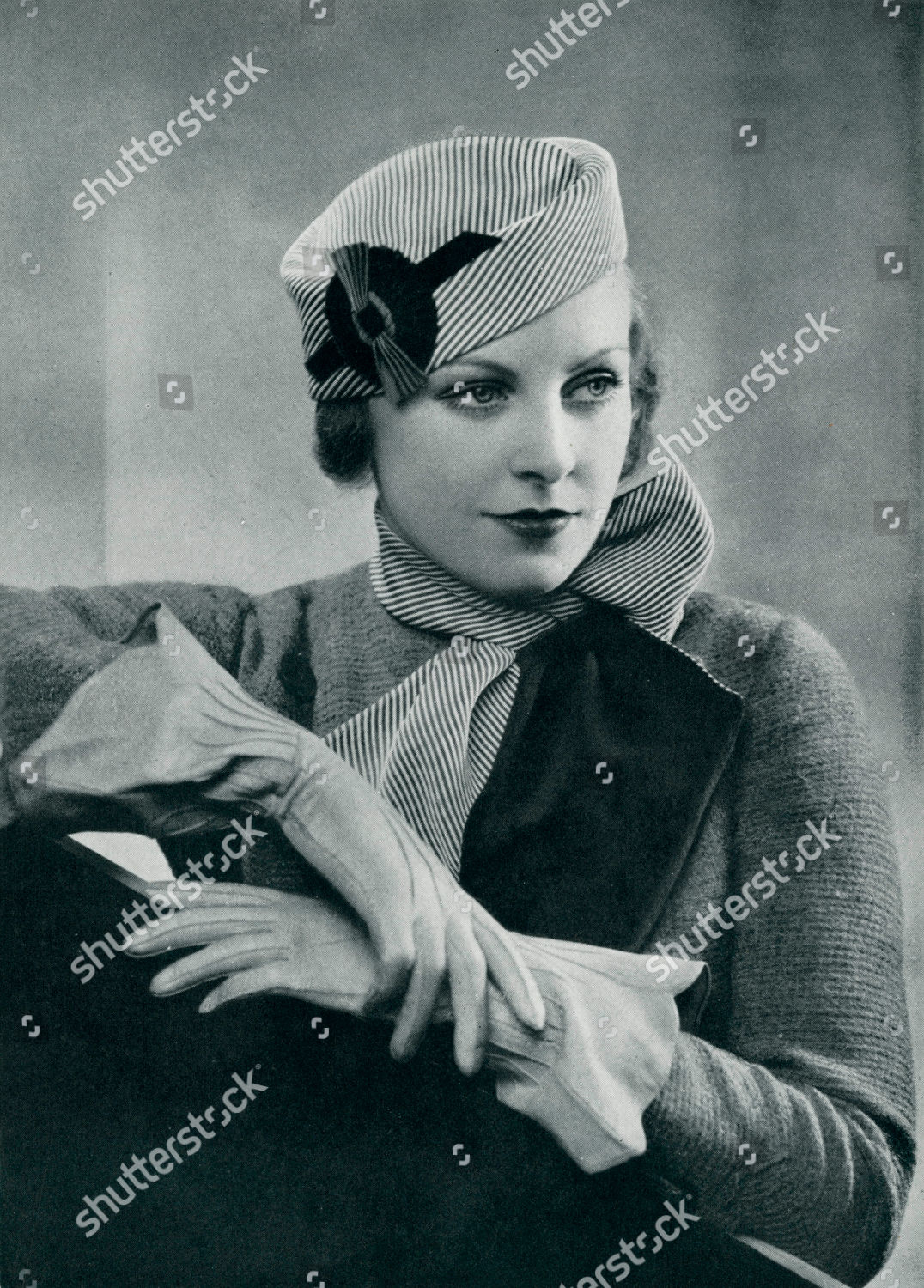 1930s pillbox hat