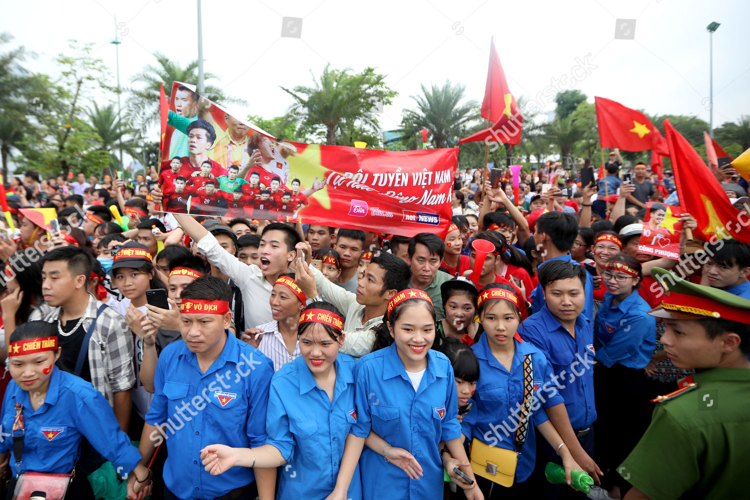 Vietnamese Soccer Fans Cheer They Wait Editorial Stock Photo - Stock ...