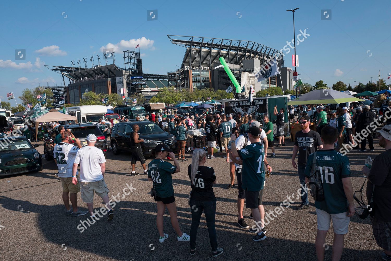 Philadelphia fans tailgate at Lincoln Financial before home opener