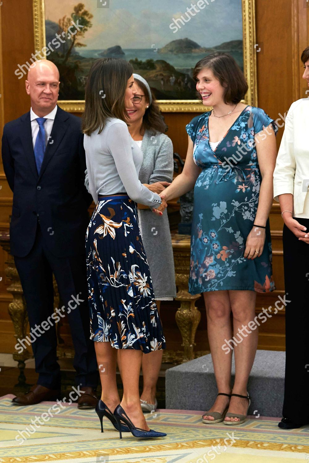 AGENDA PERSONAL DE LA REINA LETIZIA  (2da parte-Años 2016/17/18) - Página 95 Royal-audiences-at-zarzuela-palace-madrid-spain-shutterstock-editorial-9882040g