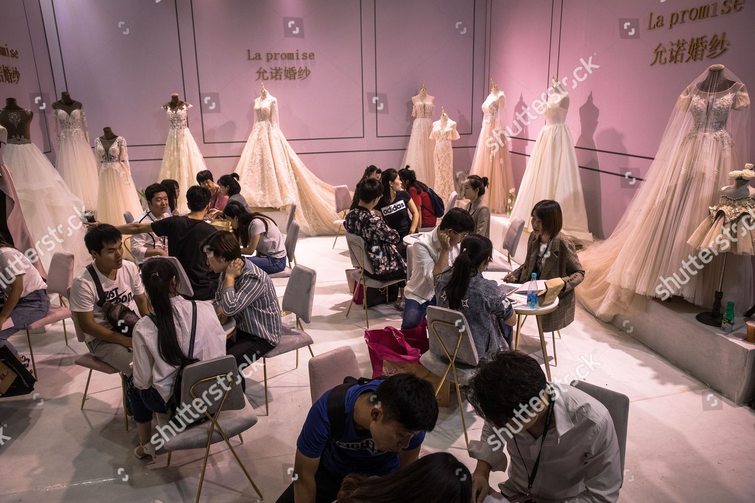 Couples Choose Wedding Gowns During China Wedding Editorial Stock
