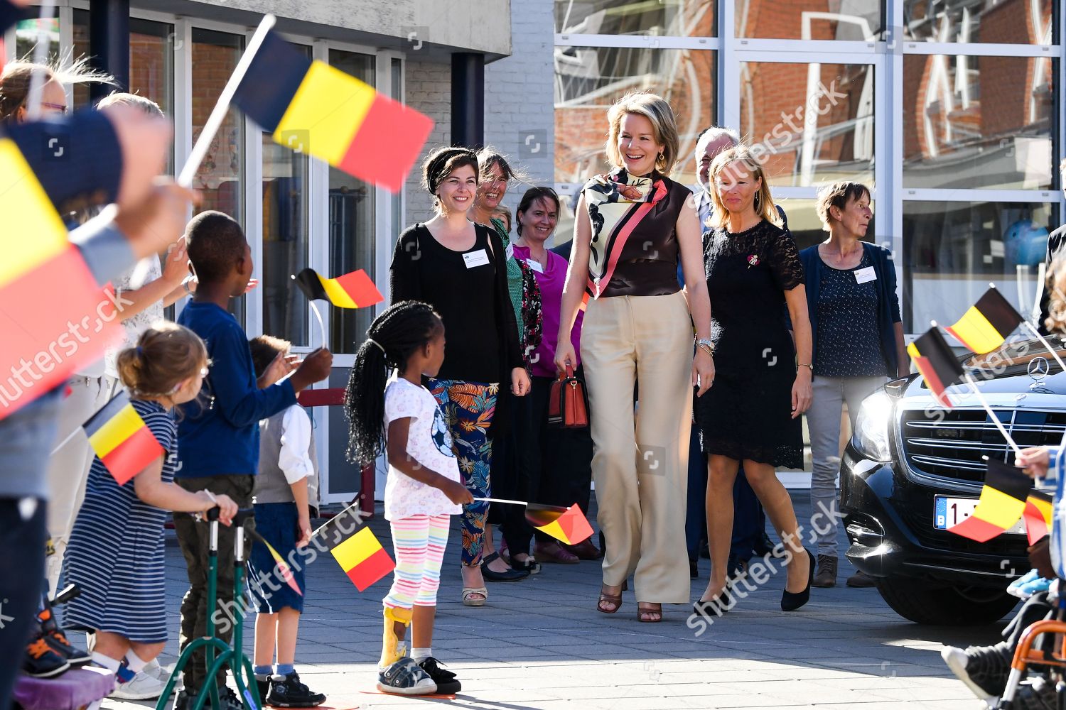 CASA REAL BELGA Queen-mathilde-visits-centre-la-famille-brussels-belgium-shutterstock-editorial-9885948n