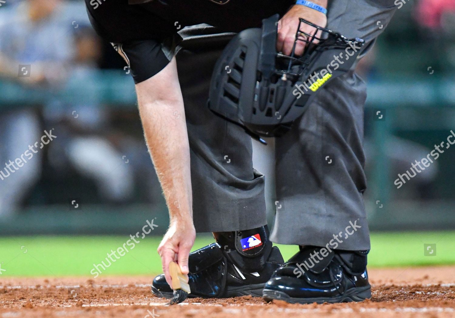 mlb umpire shoes