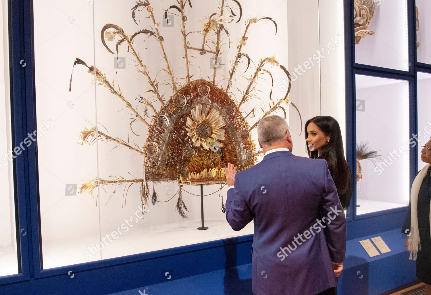  PRINCIPE HARRY  MEGHAN Y BABY SUSSEX  (1) - TODO SOBRE ELLOS AQUÍ. - Página 21 Oceania-exhibition-opening-royal-academy-of-arts-london-uk-shutterstock-editorial-9894661p