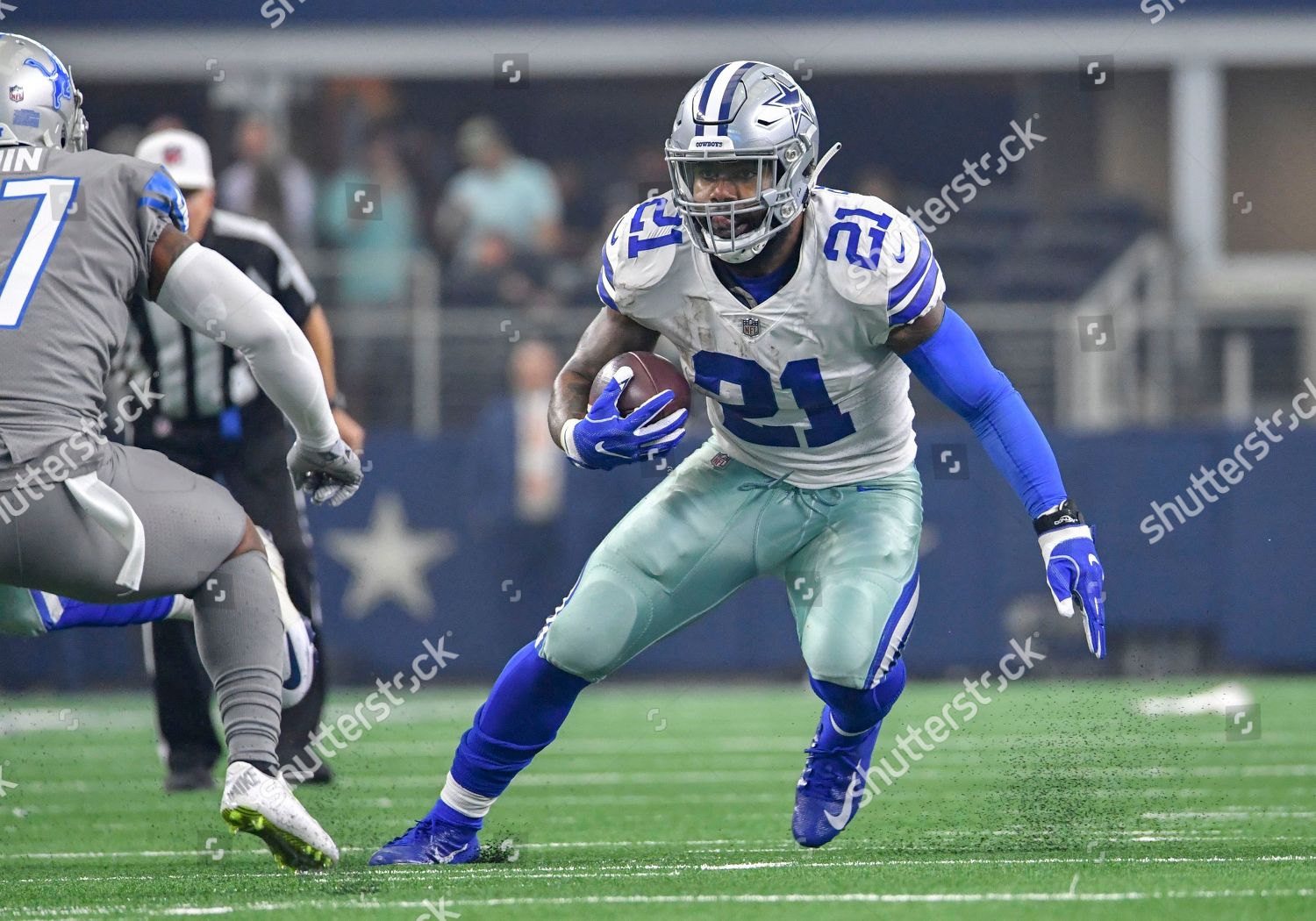 September 30, 2018: Dallas Cowboys running back Ezekiel Elliott #21 during  an NFL football game between the Detroit Lions and the Dallas Cowboys at  AT&T Stadium in Arlington, TX Dallas defeated Detroit