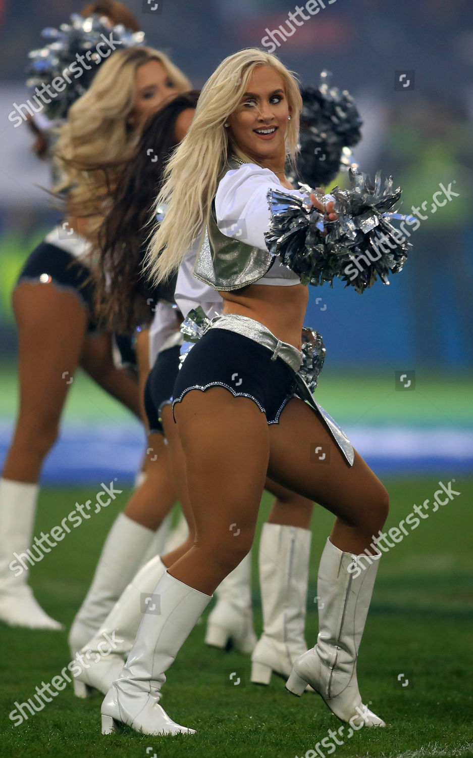 Nov 11 2018 - Oakland CA, U.S.A 0akland Raiders cheerleader during