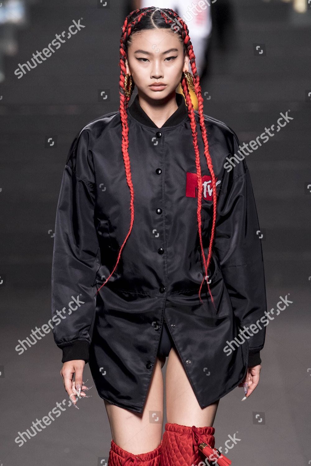 Hoyeon Jung On Catwalk Editorial Stock Photo Stock Image Shutterstock