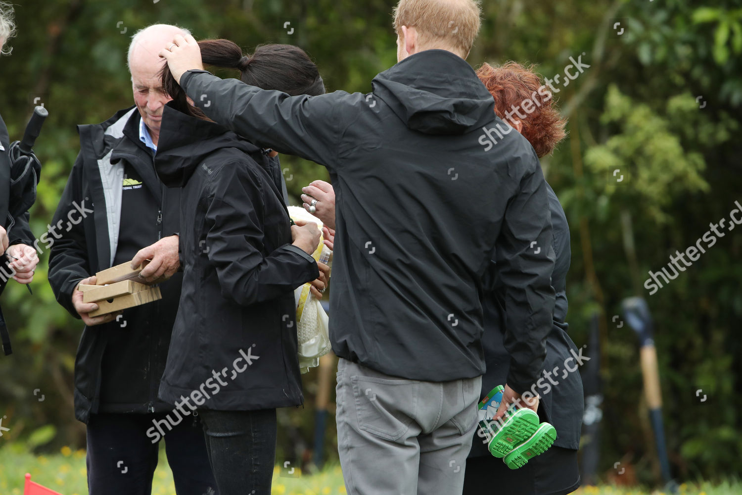 HARRY Y MEGHAN VISITAN AUSTRALIA, FIJI, TONGA Y NUEVA ZELANDA DEL 16 AL 31 DE OCTUBRE - Página 48 Prince-harry-and-meghan-duchess-of-sussex-tour-of-new-zealand-shutterstock-editorial-9948342f