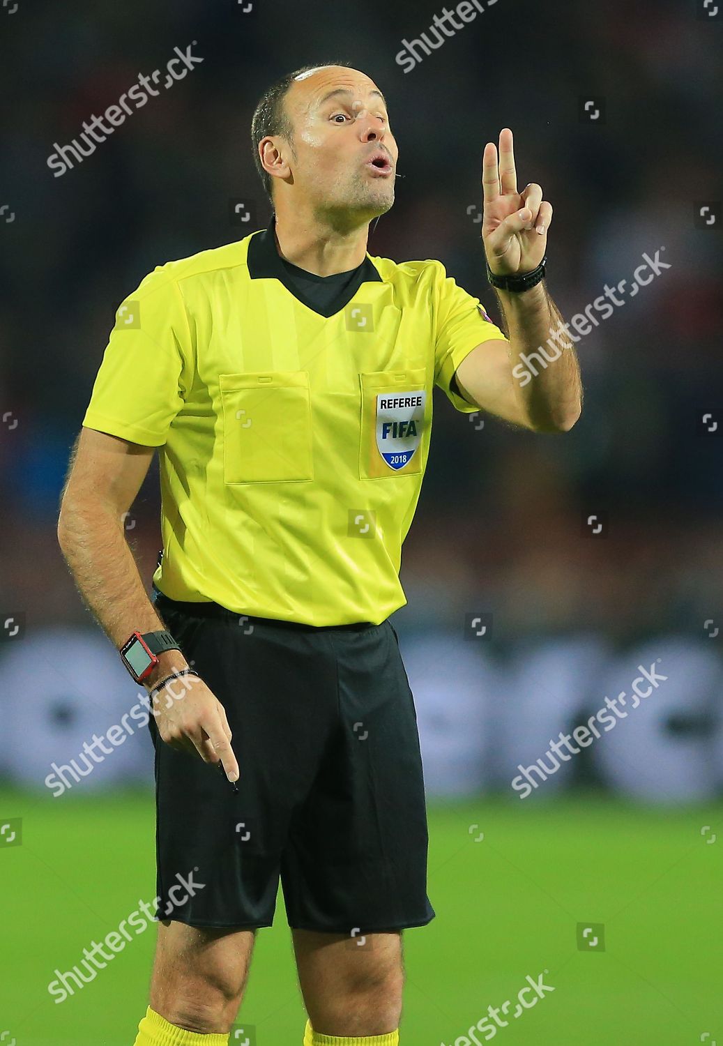 affald Plaske Hover Referee Antonio Mateu Lahoz Editorial Stock Photo - Stock Image |  Shutterstock