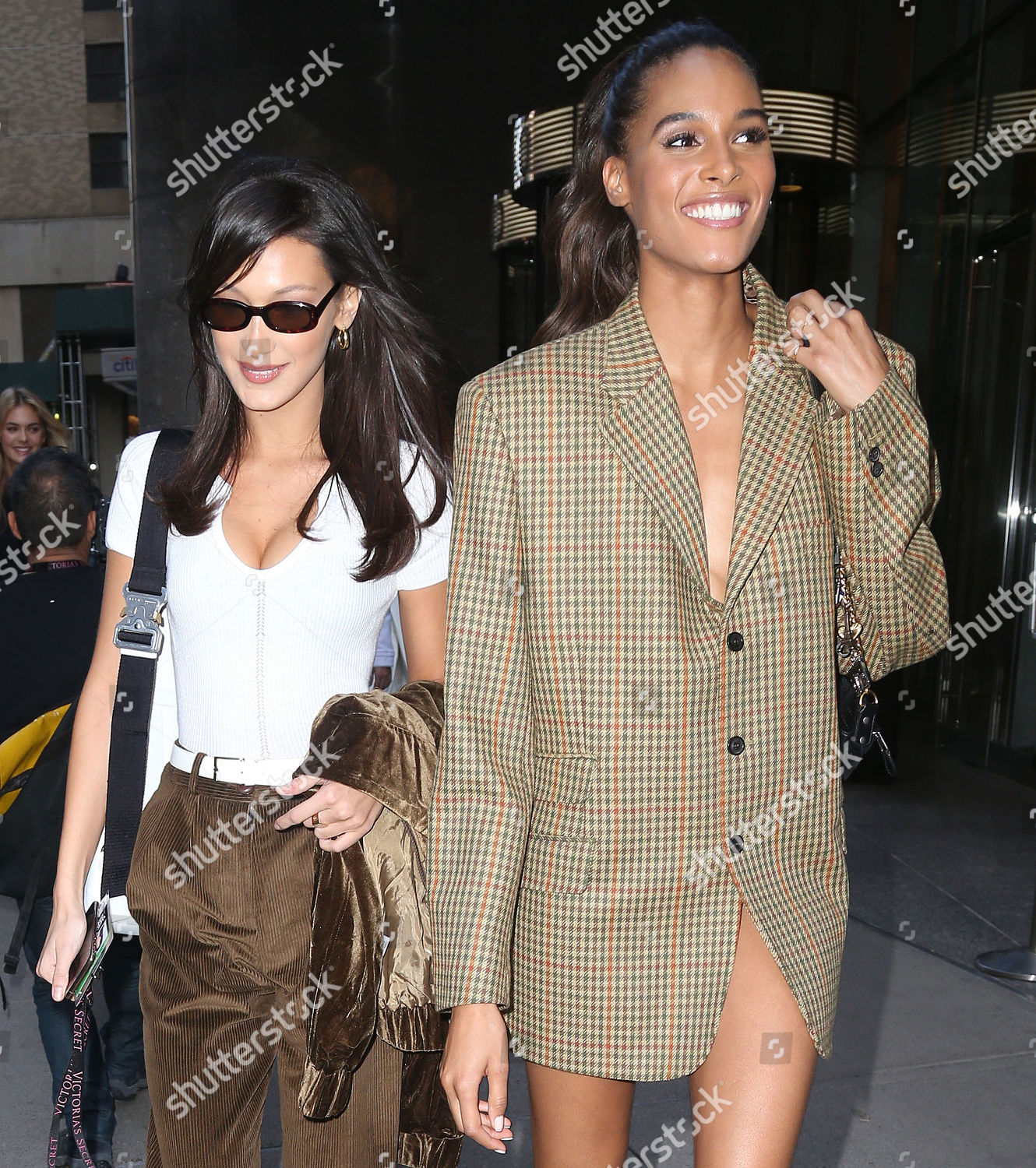[Image: bella-hadid-and-cindy-bruna-out-and-abou...70487f.jpg]
